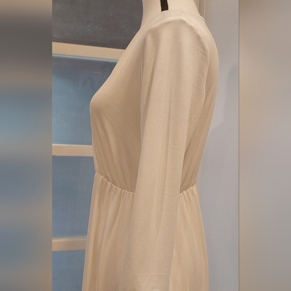 ILIA Elegant White Long Sleeve Dress - Picture 4 of 7